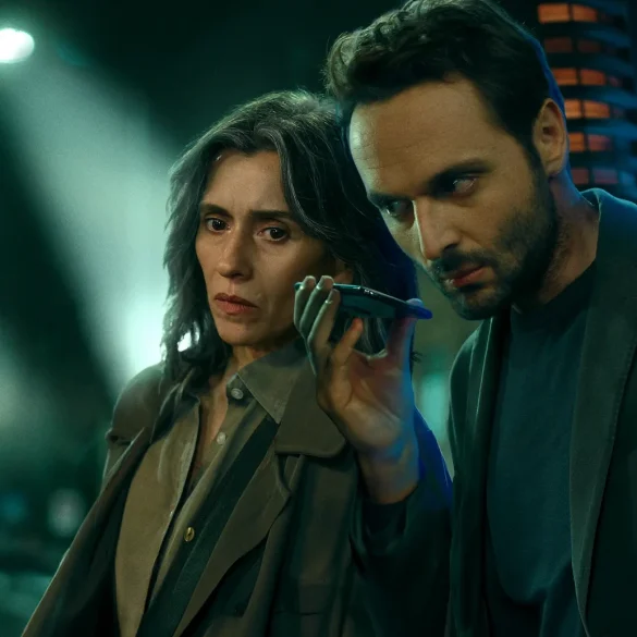 Sara: Woman in the Shadows