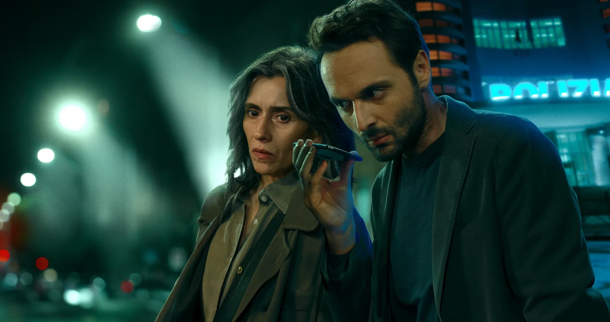 Sara: Woman in the Shadows